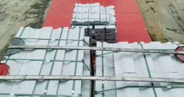 渭南 芝麻白仿形加直形路沿石出货日常