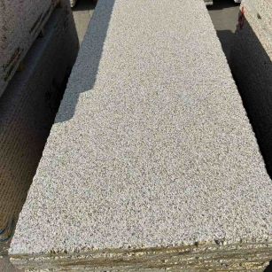 渭南 黄金麻花岗岩荔枝面毛板，半成品