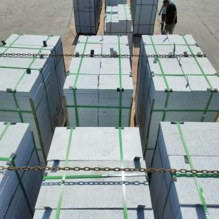 渭南 芝麻白花岗岩5公分地铺石 花岗岩厂家工厂装车日常