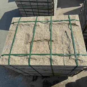 渭南 黄金麻花岗岩石材自然面蘑菇石成品