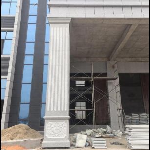 渭南 芝麻白光面花岗岩门楼大柱（罗马柱）配雕花底座