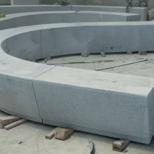 渭南 芝麻白花岗岩光面弧形坐凳