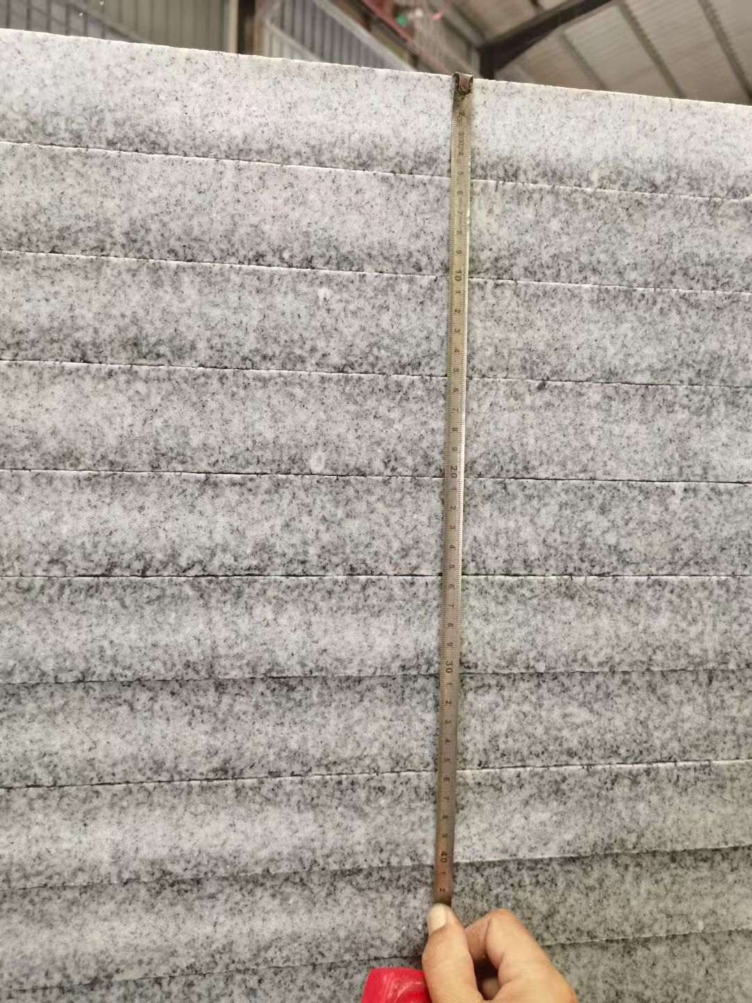 渭南 芝麻白火烧成品厚薄均匀，B料价格接近A料质量