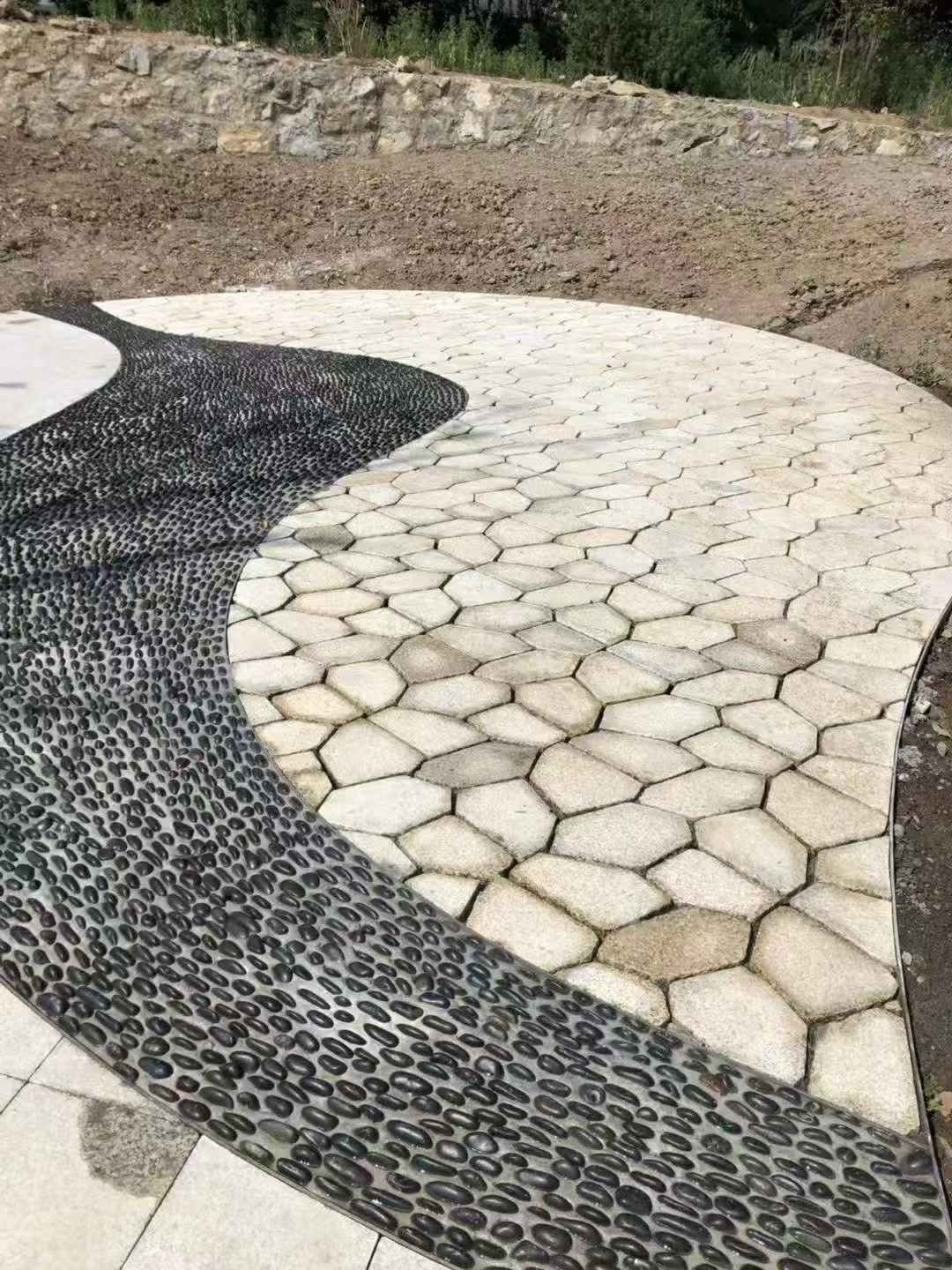 渭南 黄金麻冰裂纹地铺石工地铺装案例