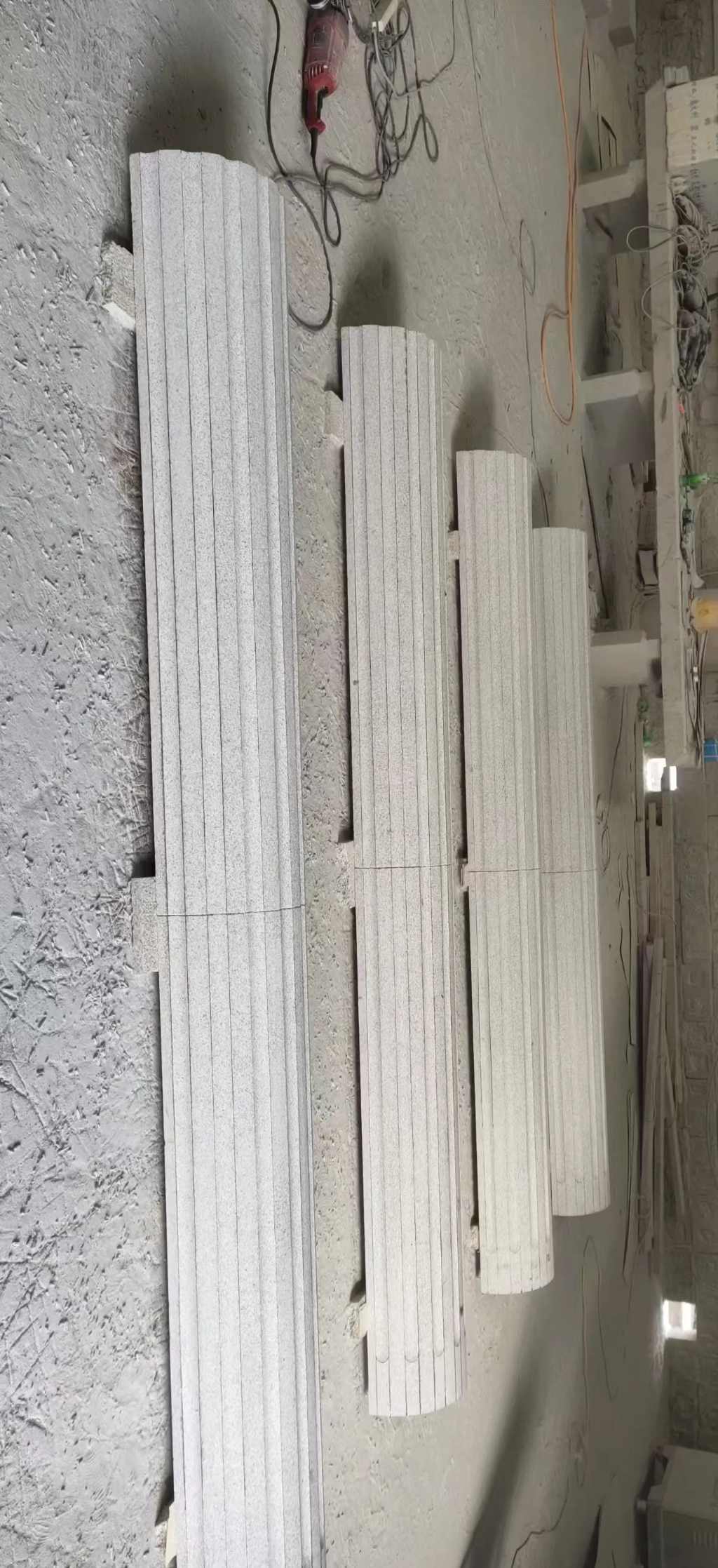 渭南 花岗岩厂家带你看白麻花岗岩门楼大柱柱皮