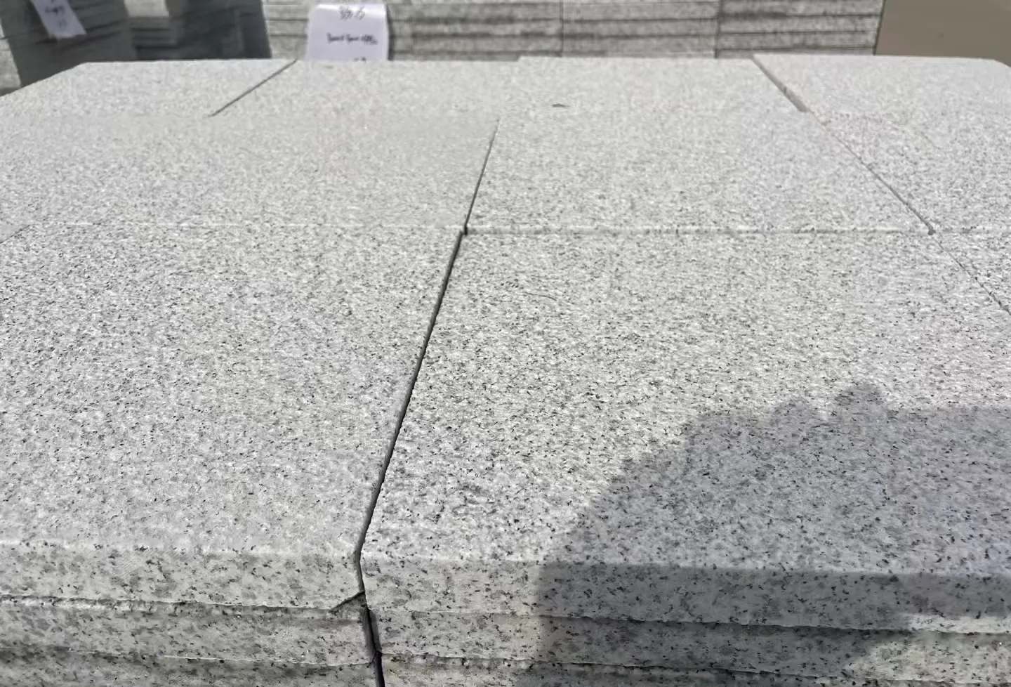 渭南 白麻花岗岩石材推荐 荔枝面地铺石