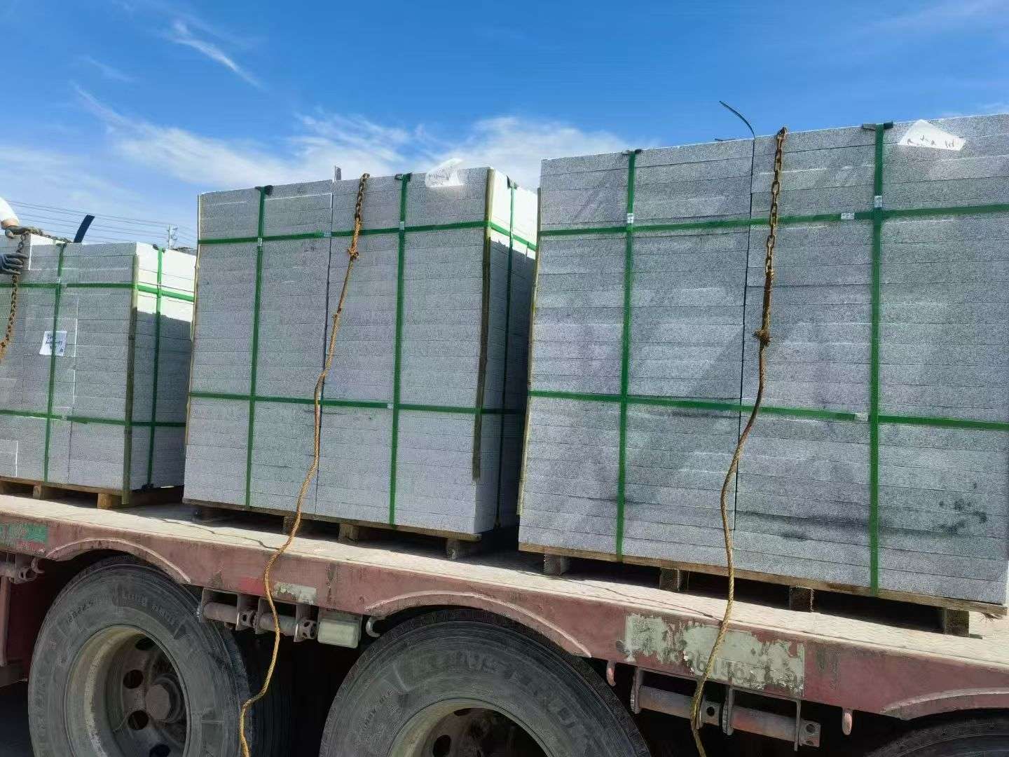 渭南 芝麻白花岗岩地铺石装车日常