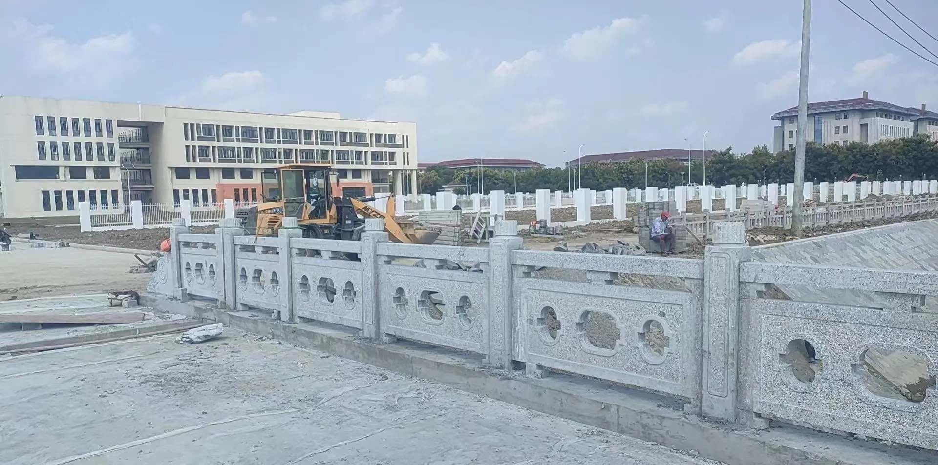 渭南 白麻花岗岩荔枝面河道栏杆