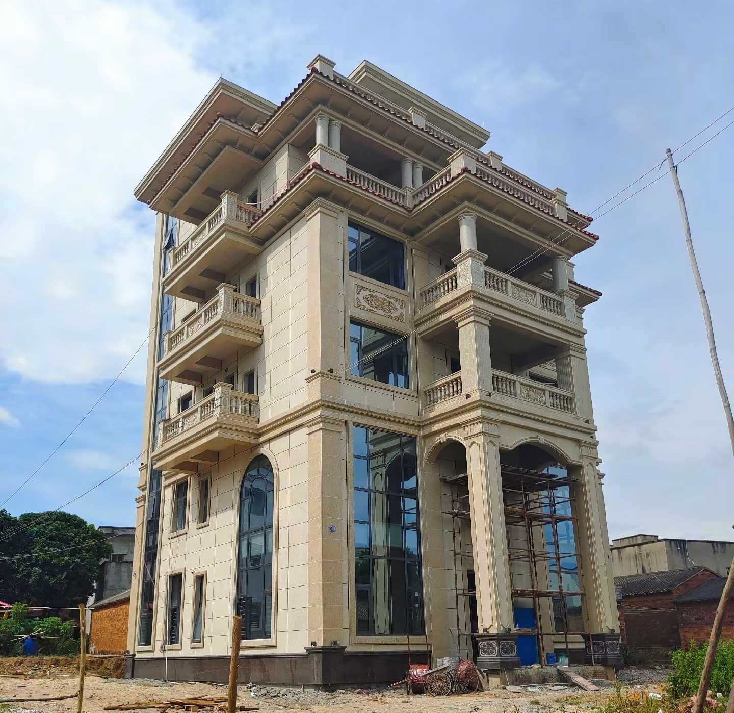 渭南 黄金麻花岗岩石材别墅外墙干挂搭配（雕花栏杆花瓶柱门楼罗马柱）