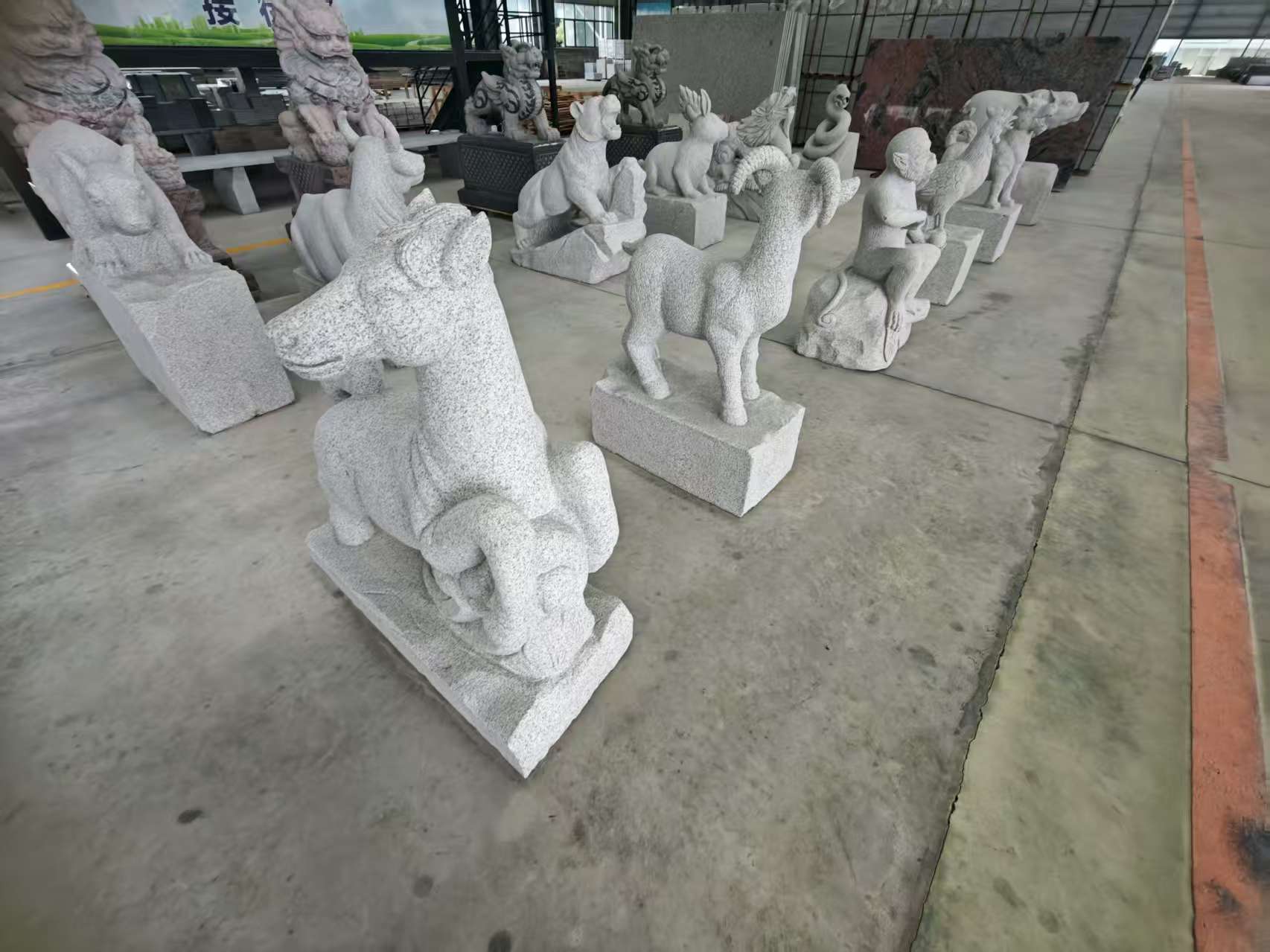 渭南 芝麻白花岗岩造型立体雕刻——十二生肖