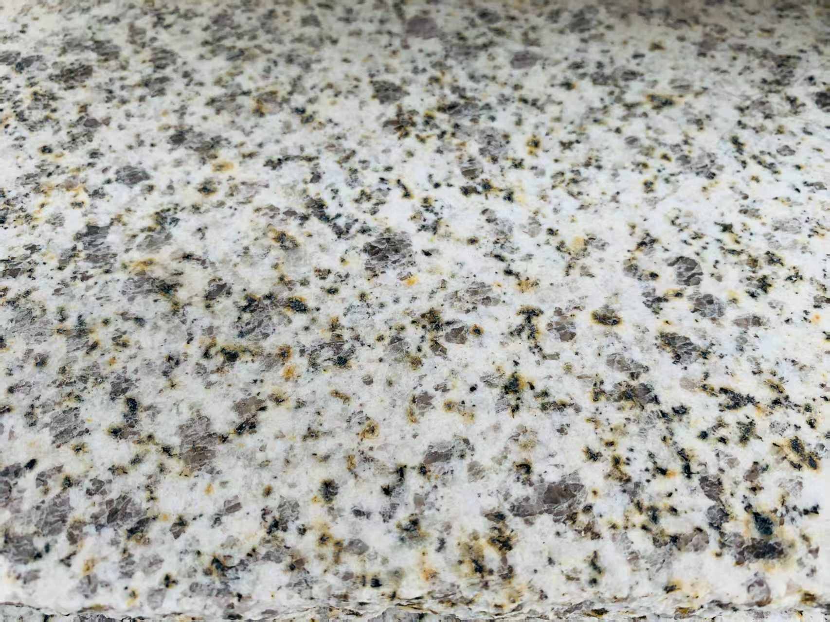 渭南 黄金麻花岗岩石材浅黄光面