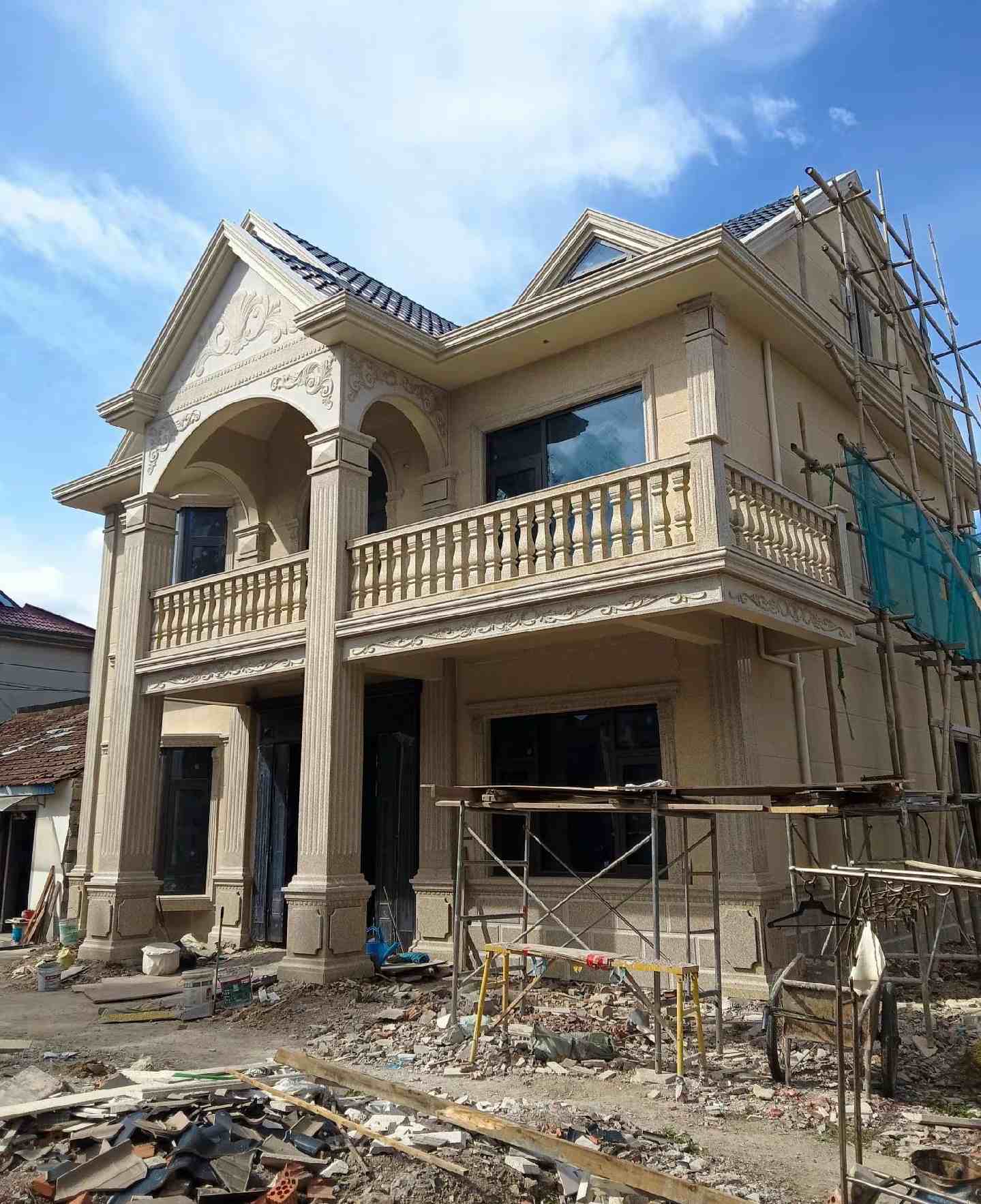 渭南 黄金麻花岗岩石材私人别墅雕花门楼柱阳台栏杆