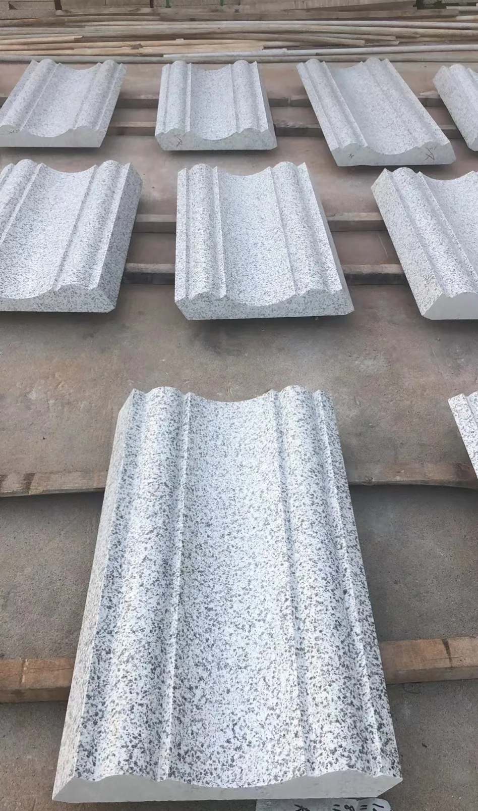 渭南 白麻花岗岩光面别墅线条