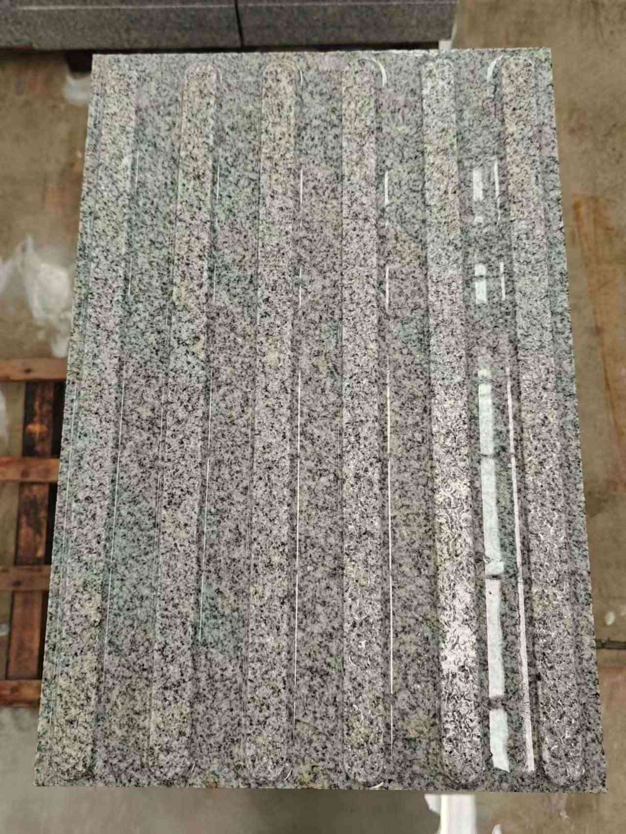 渭南 芝麻白花岗岩荔枝面雕刻盲道，盲条