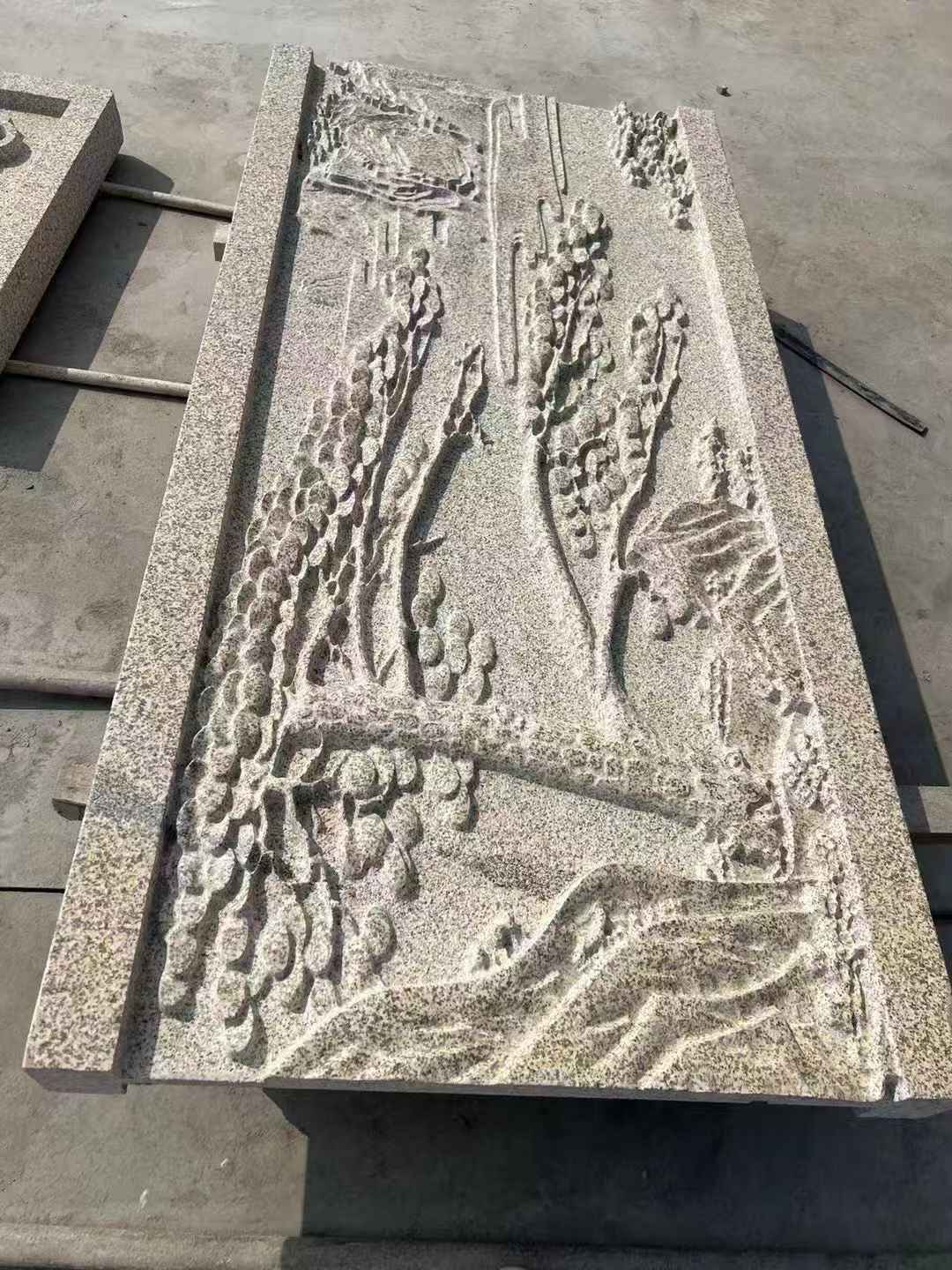 渭南 黄金麻雕刻板浮雕迎客松