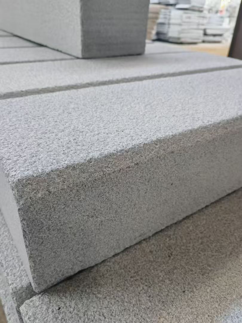 渭南 芝麻灰荔枝面路沿石