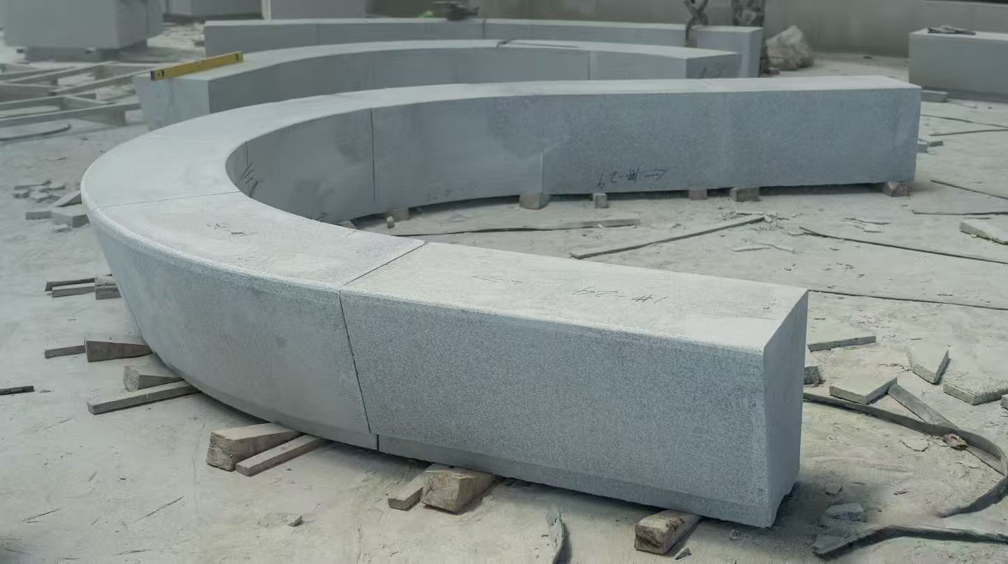 渭南 芝麻白花岗岩光面弧形坐凳